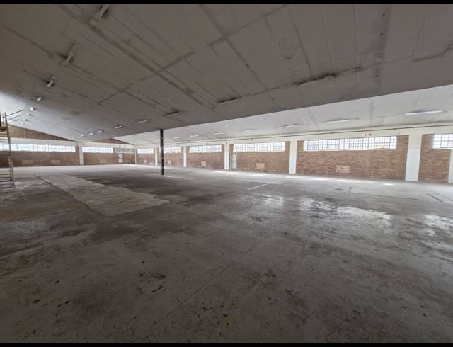 1,563M² WAREHOUSE TO LET IN BENROSE